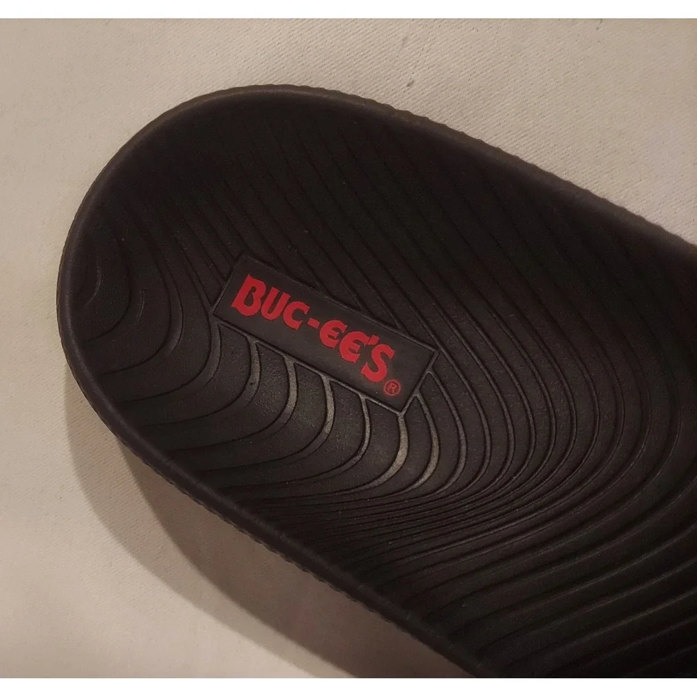 Buc-ees Mens Womens Black with Red Lettering Slides Slip-Ons Flats Size M/8 W/10